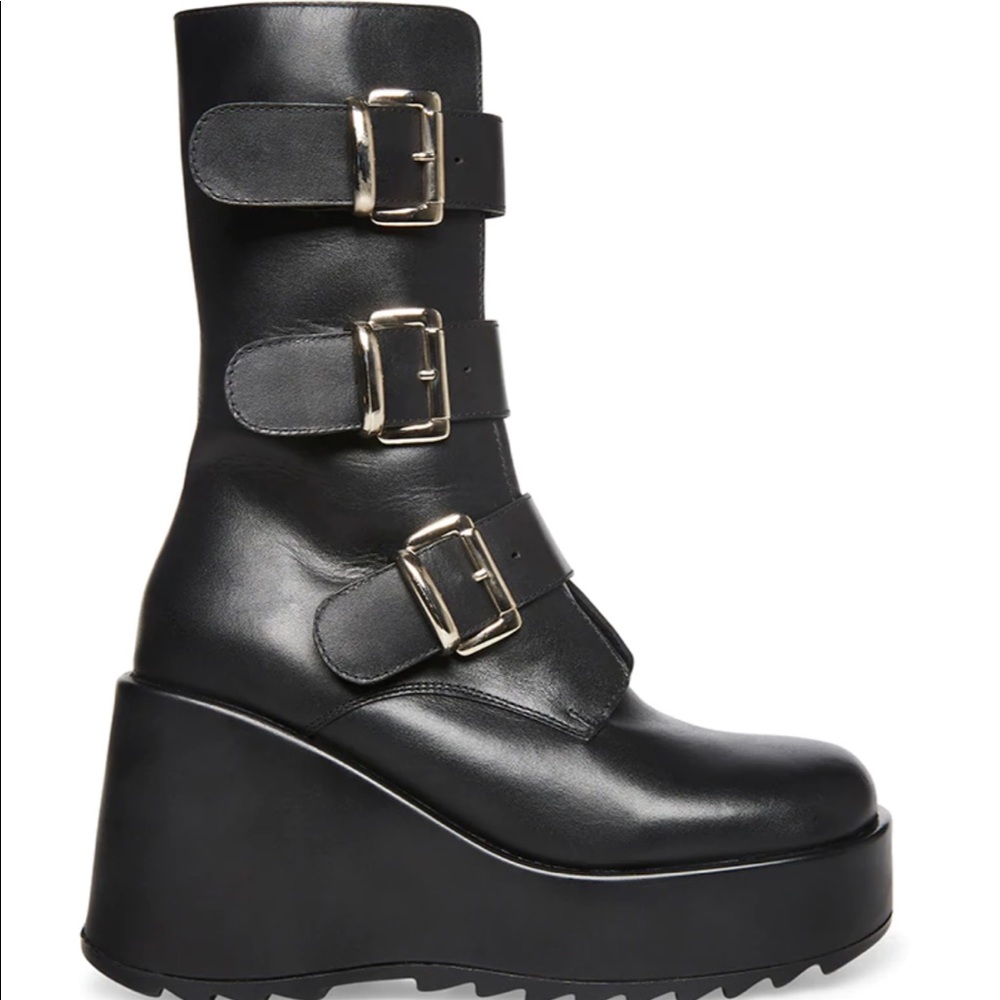 New in box, Madden Primrose black boot